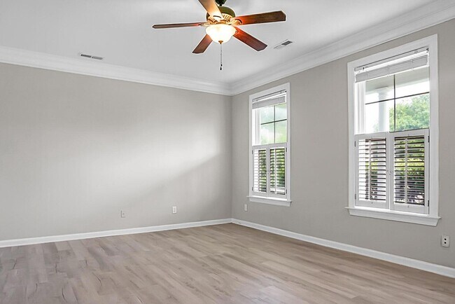 Building Photo - 209 Killarney Trail