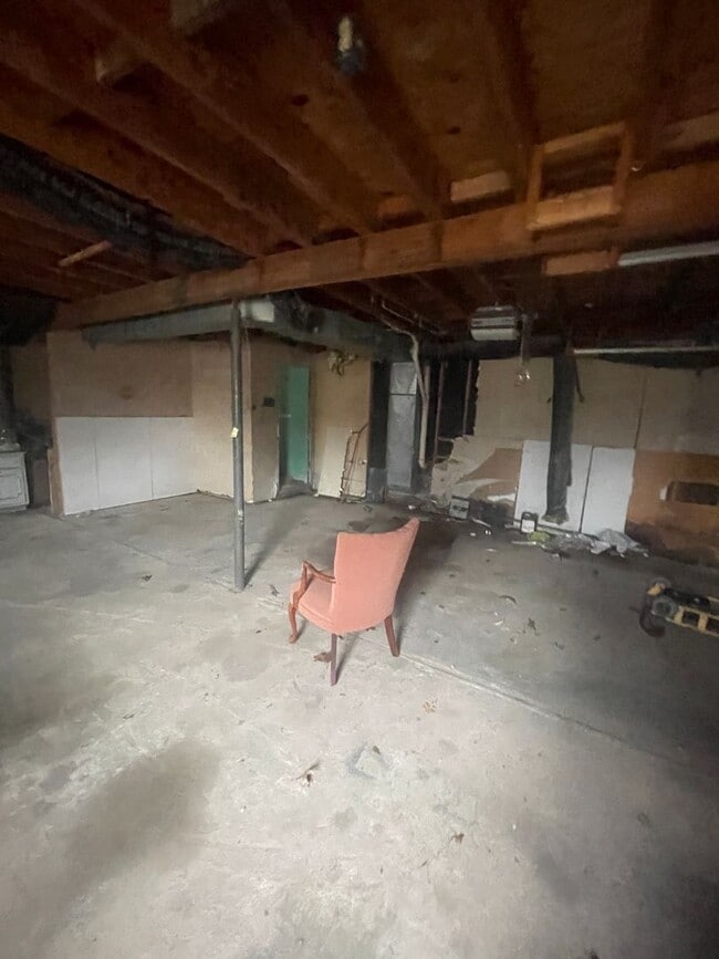 Building Photo - WELLSVILLE - 3 BR split level with Attache...