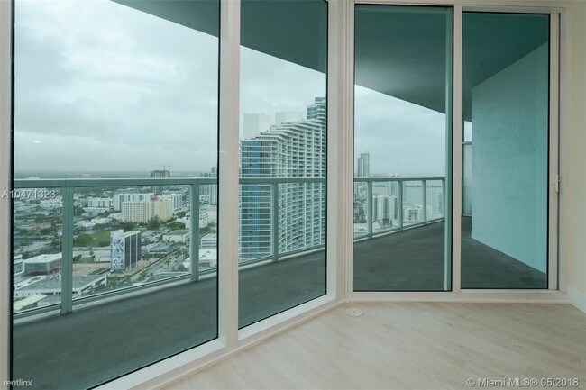 Building Photo - 2 br, 2.5 bath  - 1900 N Bayshore Dr # 3