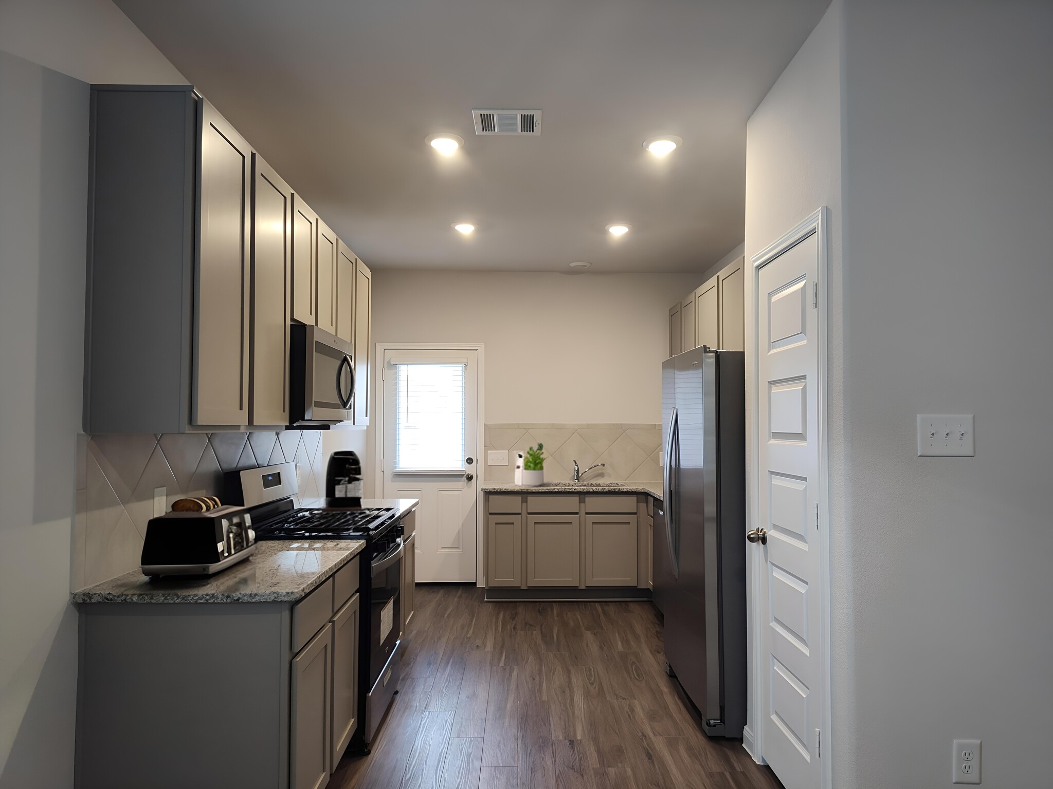 Building Photo - 13225 Musky Dr