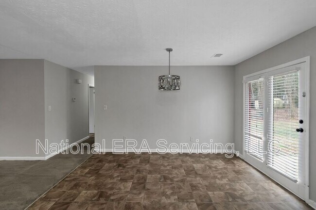 Building Photo - 321 Summerwood Ln