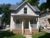 Building Photo - 132 Shepard St
