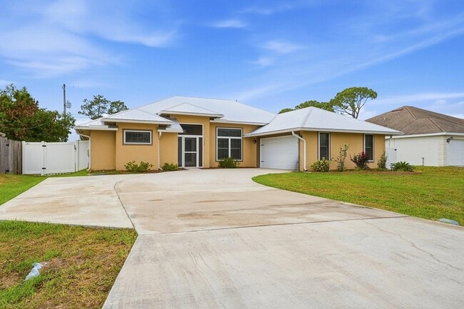 Building Photo - 1280 SW Kalevala Dr