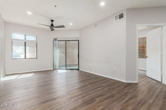 Building Photo - 5302 E Van Buren St