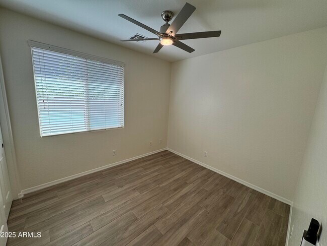 Building Photo - 712 W San Carlos Way