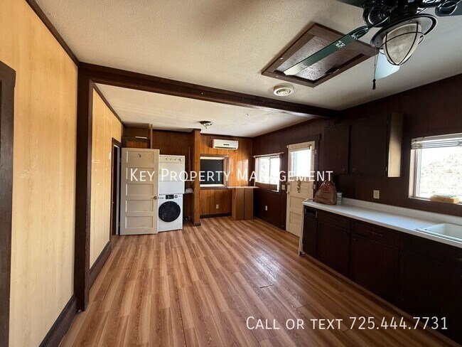 Building Photo - Pioche 2 Bedroom Home