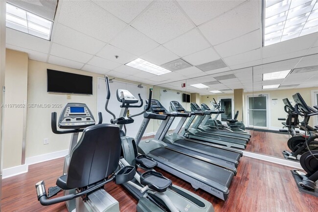 Building Photo - 2951 S Bayshore Dr