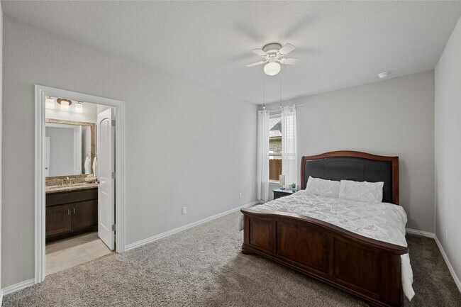 Building Photo - 12900 Mission River Dr