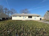 Building Photo - 107 Revere Rd