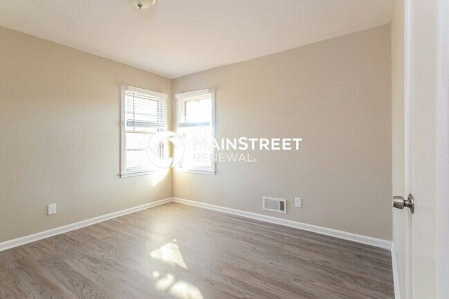 Building Photo - 3 Bedroom Pet-Friendly Home in Pleasant Gr...