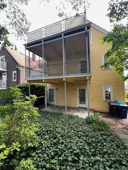 Building Photo - 10 Packard Ave