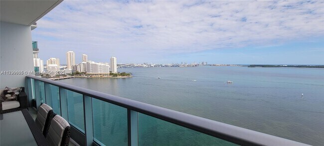 Building Photo - 1331 Brickell Bay Dr