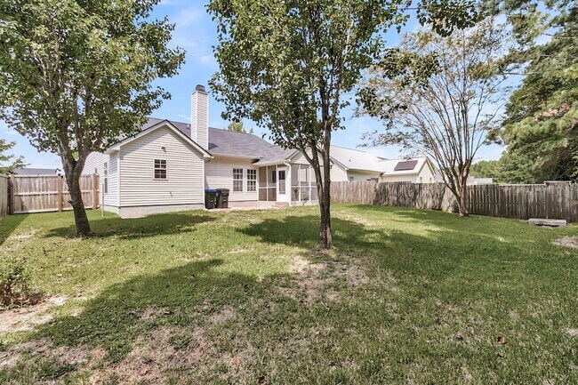 Building Photo - 124 Dovetail Cir
