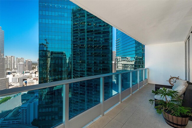 Building Photo - 200 Biscayne Blvd Way