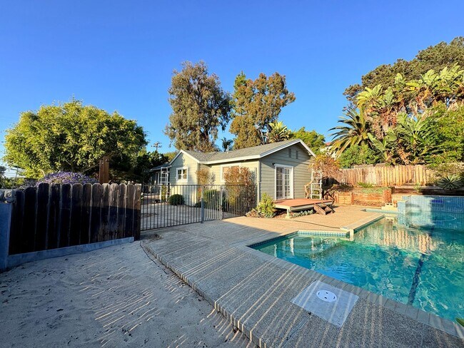 Building Photo - Secluded 3 Bedroom House in Encinitas