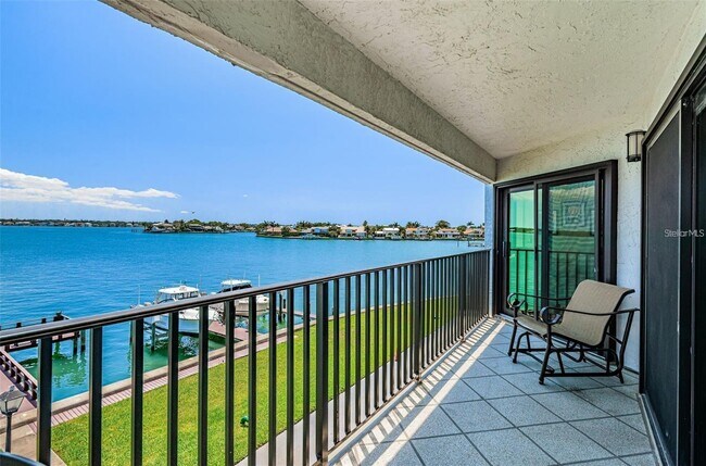 Building Photo - 240 Sand Key Estates Dr