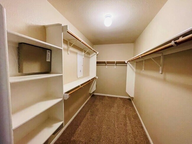 Building Photo - 15425 Fisher Island Dr