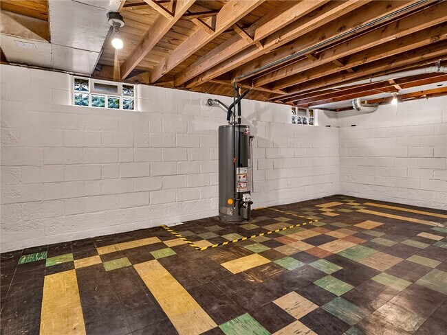 Building Photo - 82 Clovercrest Dr