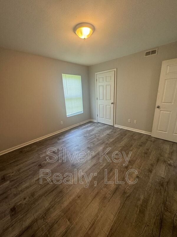 Building Photo - 236 Willow Creek Drive