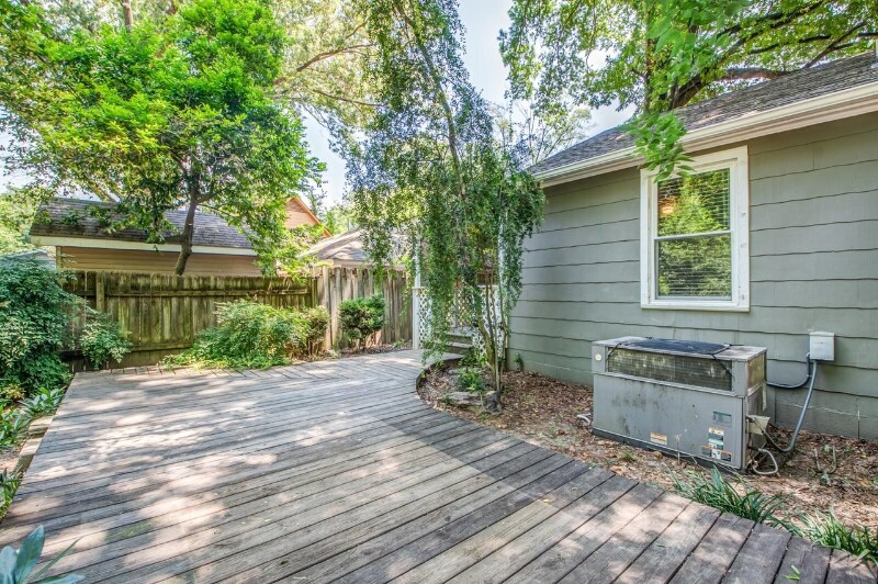 Building Photo - 373 S Fenwick Rd