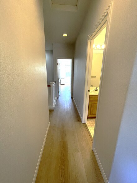 Building Photo - 1117 Yates Way