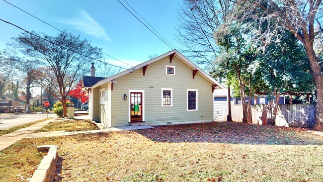 Building Photo - 2100 Rozzelles Ferry Rd
