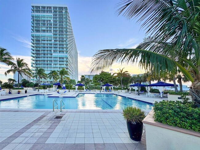 Building Photo - 2100 S Ocean Ln