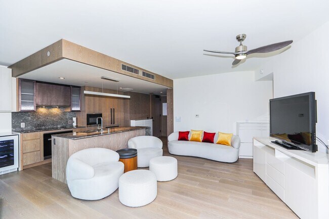 Building Photo - KOULA 2b2b1pkg Ready to Move In!