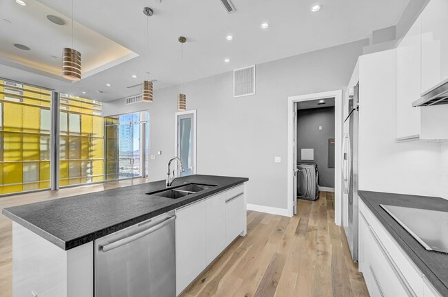 Building Photo - 3726 S Las Vegas Blvd