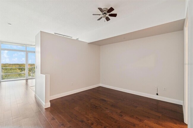 Building Photo - 101 S Eola Dr