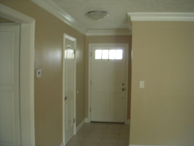 Building Photo - 4600 Guava Avenue