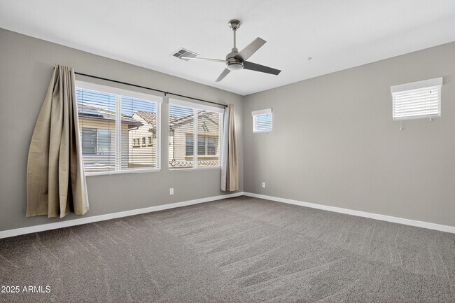 Building Photo - 2350 W Gloria Ln