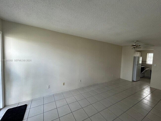 Building Photo - 6211 SW 37th St