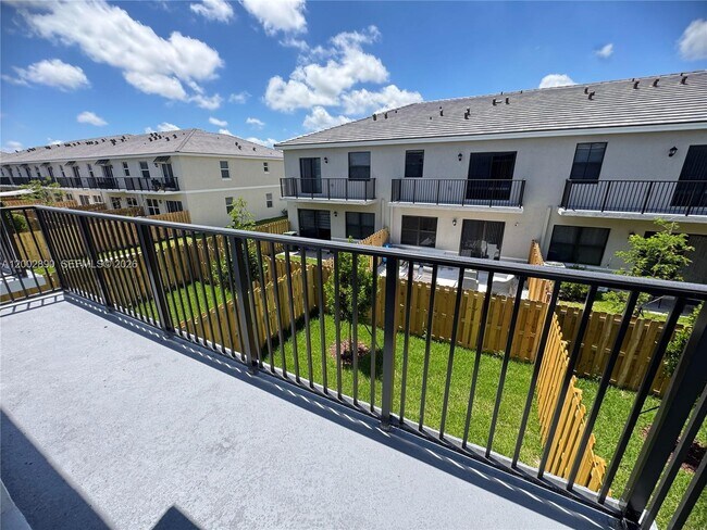 Building Photo - 178 NE 14th St