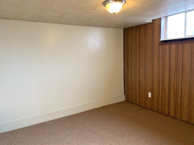 Building Photo - 1 Bedroom Apartment Close University of Utah