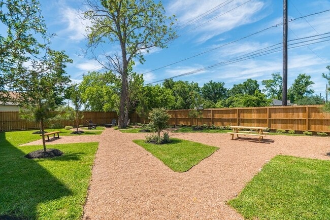 Building Photo - 7609 Victory Reserve St