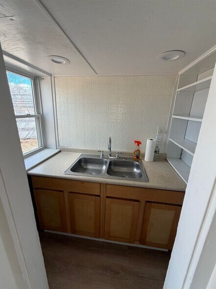 Building Photo - 303 N State