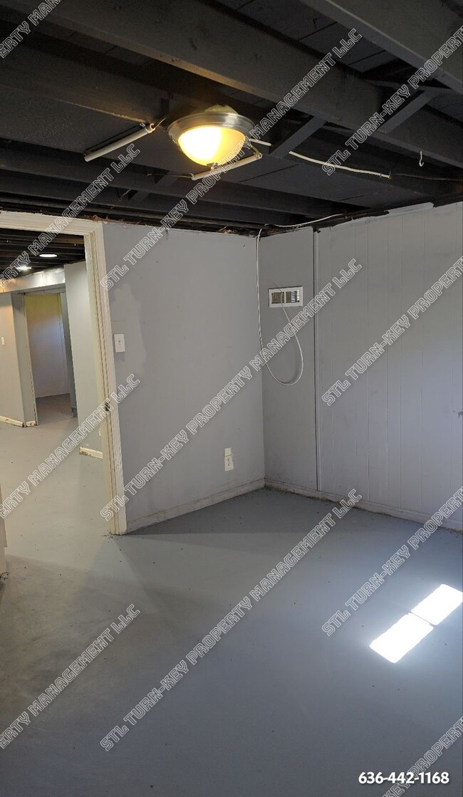 Building Photo - 9414 Altonwood Dr