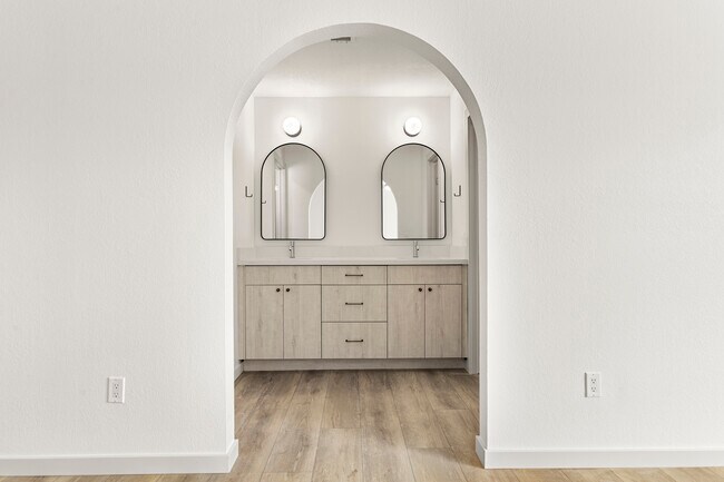 Building Photo - 6021 E Acoma Dr