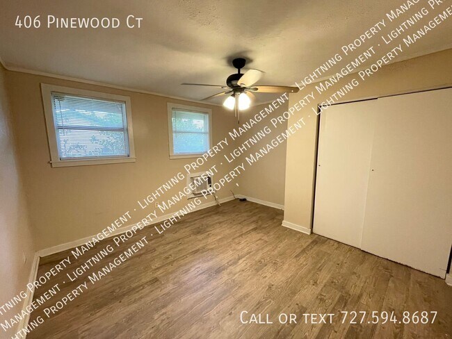 Building Photo - 406 Pinewood Ct