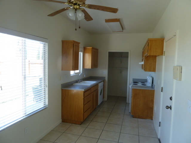 Building Photo - REDUCED! Cozy 3 Bedroom 2 Bath Home!