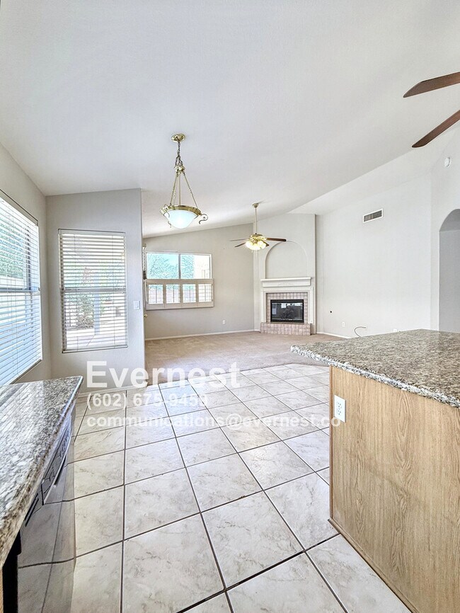 Building Photo - 3-Bedroom Home Near Schools and Everyday E...
