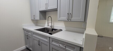 Building Photo - Charming One Bedroom features an upgraded ...