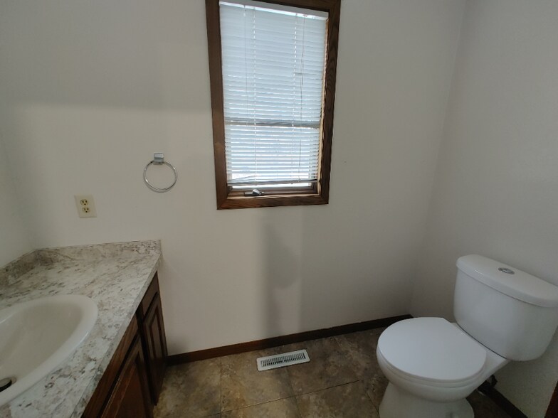 Building Photo - 506 N 11th St