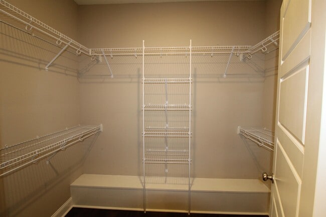 Building Photo - 21 Grove Cir