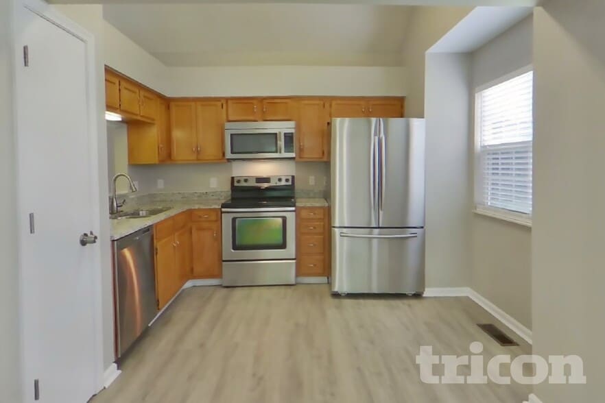 Building Photo - 5713 Briarwick Ct