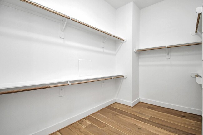 Building Photo - 304 Chobani Ln