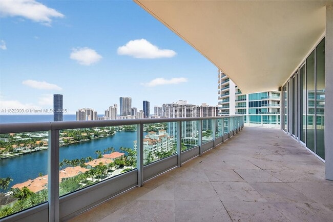 Building Photo - 20155 NE 38th Ct