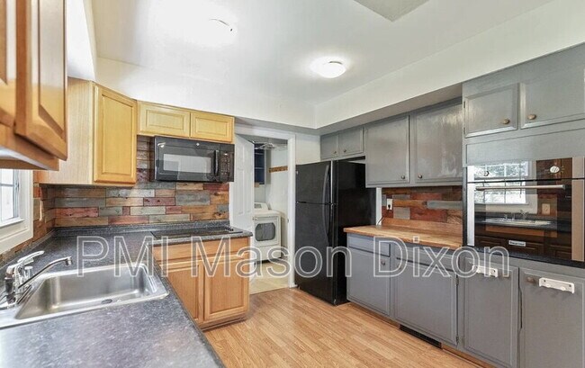 Building Photo - 12718 Haskell Ln