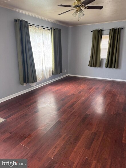 Building Photo - 527 Terrace Dr